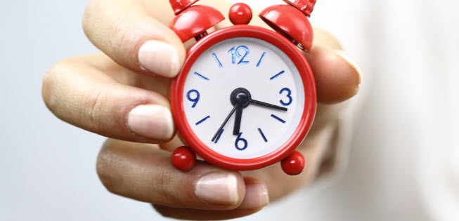 Small red clock fea