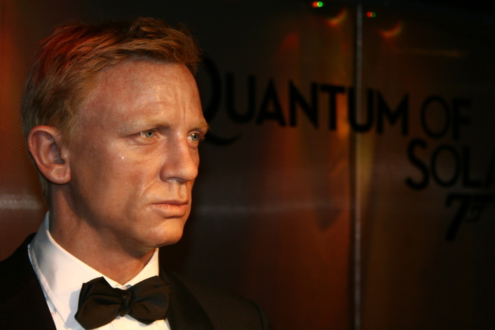 Ways-use-social-listening-james-bond