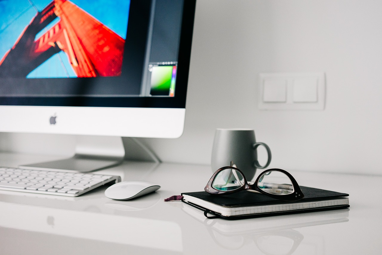 freelancers work desk