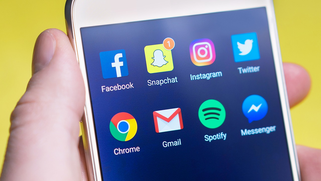 iPhone social media applications