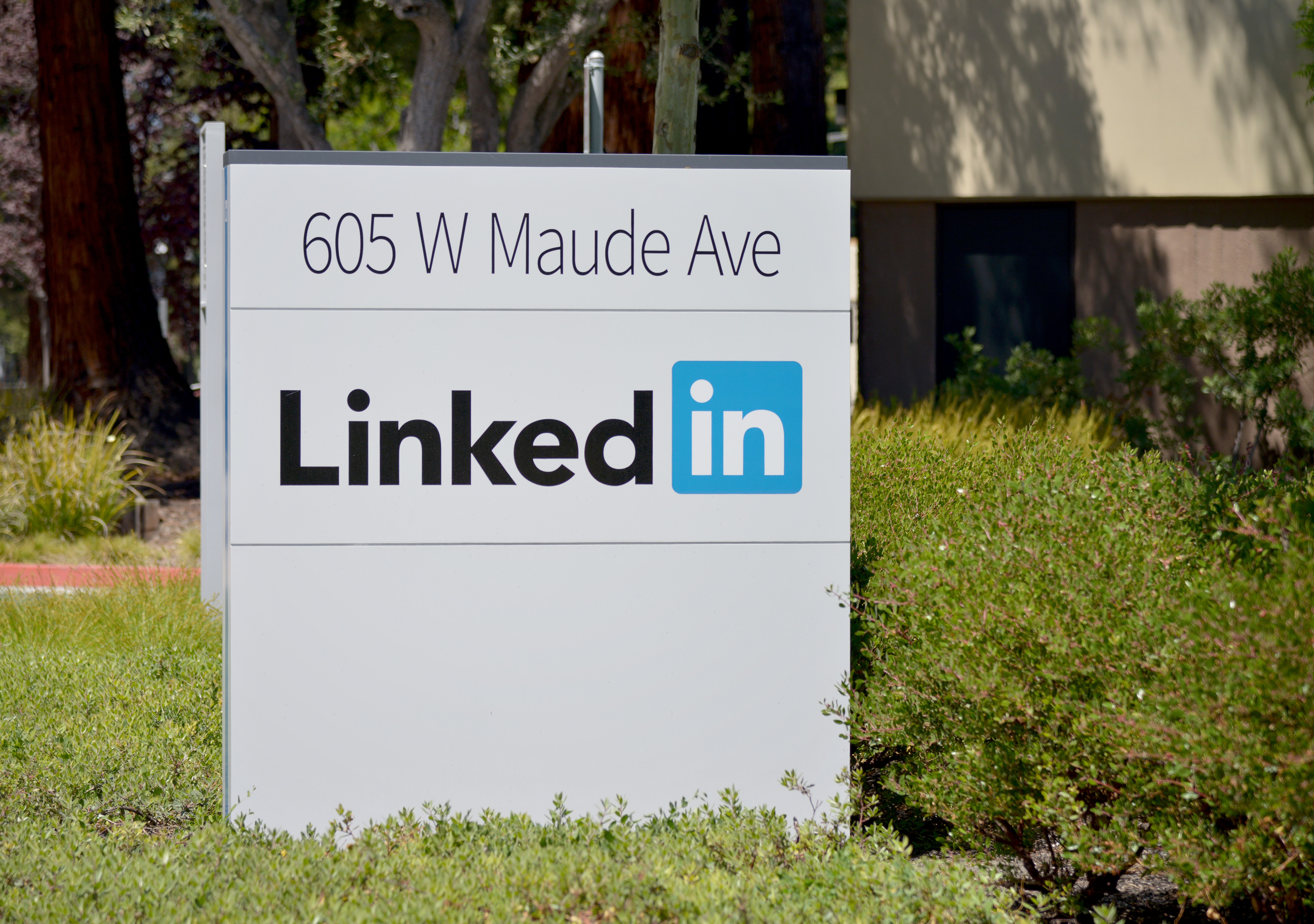 Personal Branding on LinkedIn: 10 Strategies That Will Help