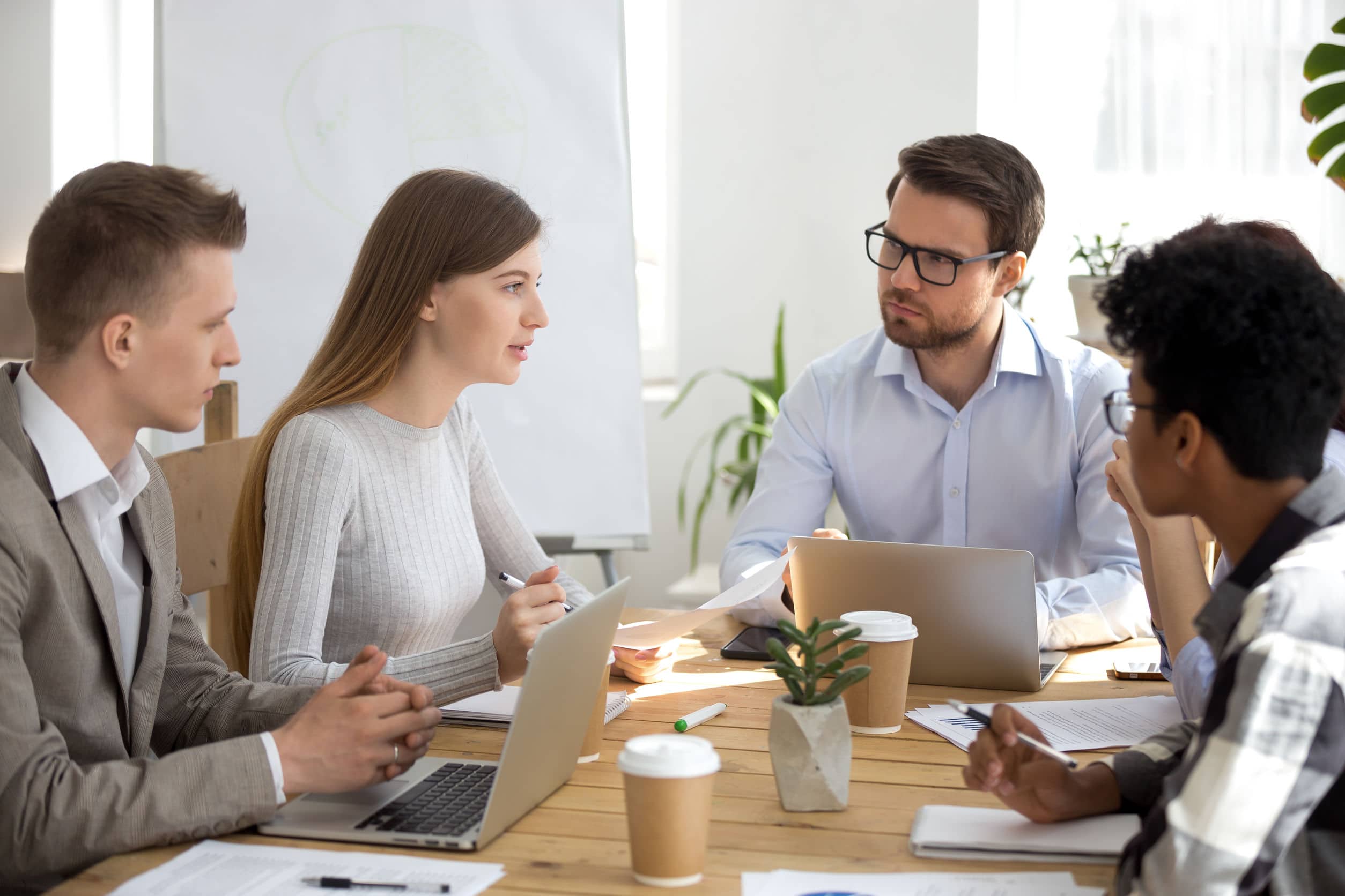 social-media-managers-in-a-crisis-strategy-meeting