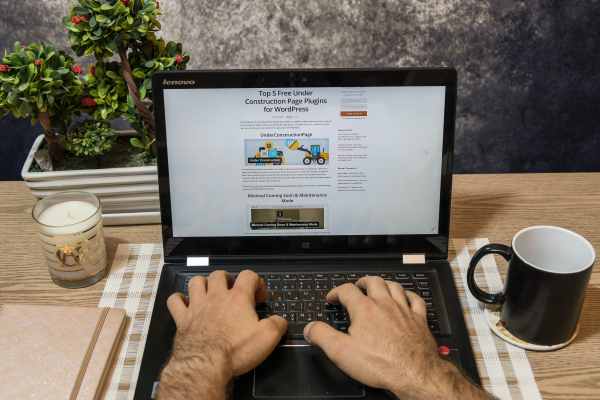 social media goal for traffic is image of a webpage