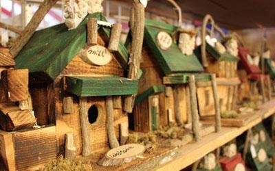 Fall fundraiser idea - Pigeon Forge craft festival bird houses