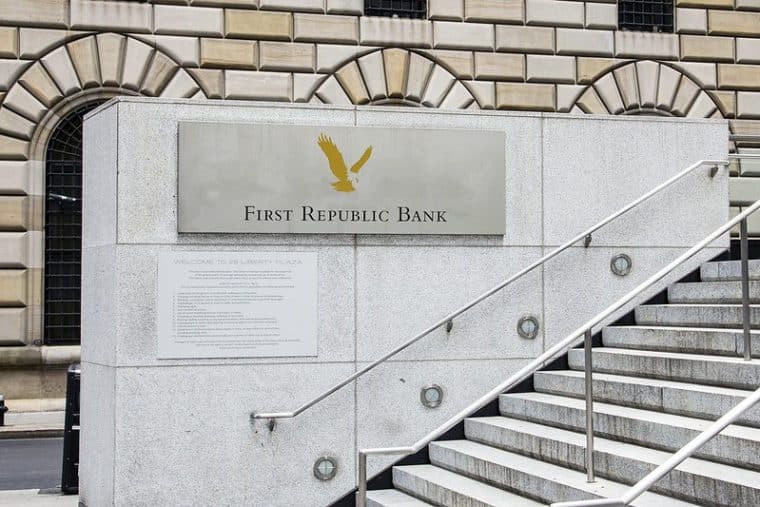 first republic bank sold to jp morgan chase