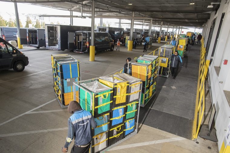 Amazon-Warehouse-FBA