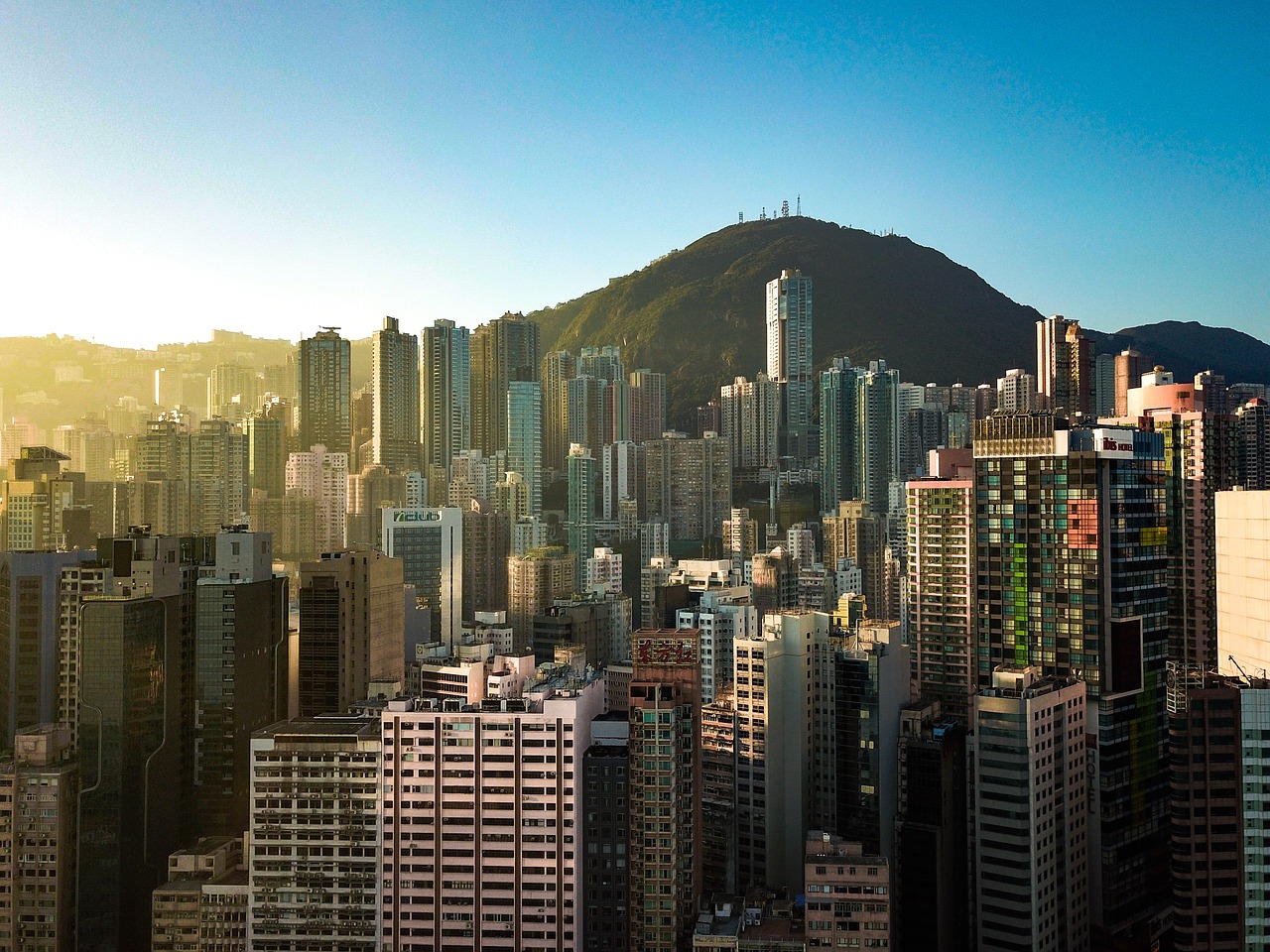 The Hong Kong SFC has taken aim at a Hong Kong Crypto Spot ETF as SEC risk falling behind in Bitcoin Spot ETF regulation race. Read here.