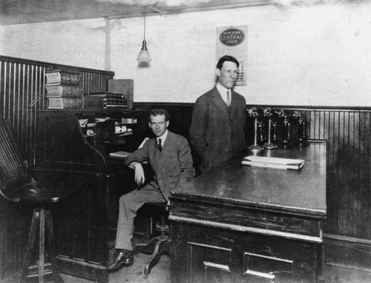 american messenger service casey and ryan