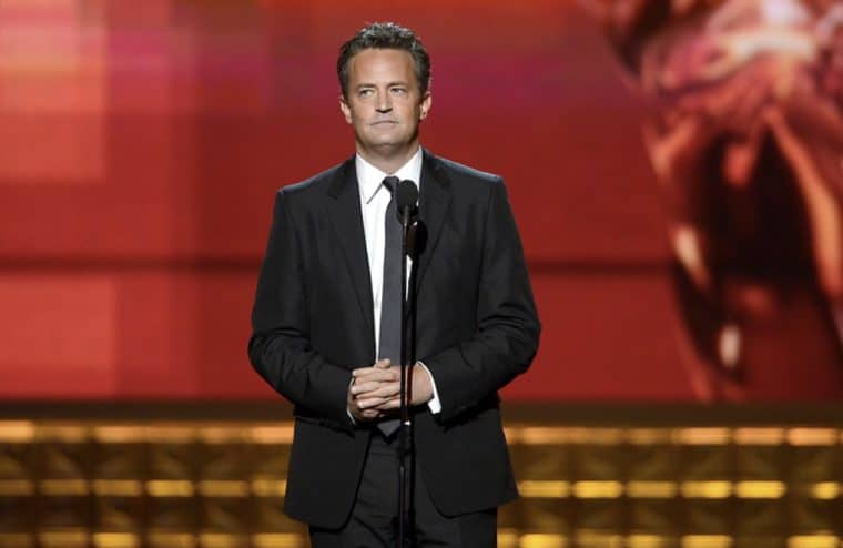matthew perry receiving award