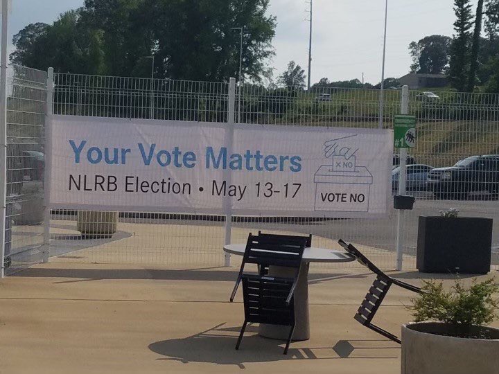 vote no banner