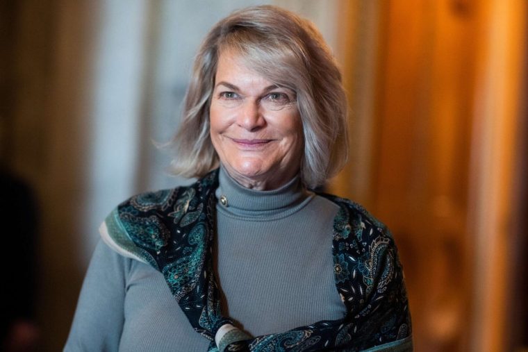 senator cynthia lummis introduces BITCOIN act to create BTC strategic reserve